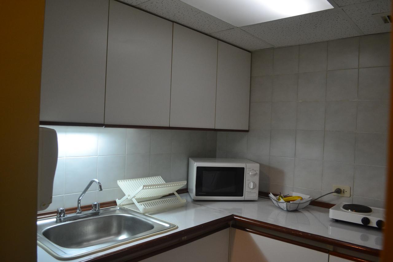 Suites Plaza Las Flores Лима Экстерьер фото