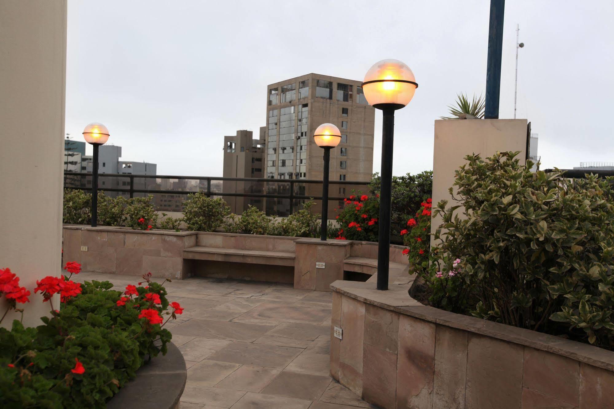 Suites Plaza Las Flores Лима Экстерьер фото